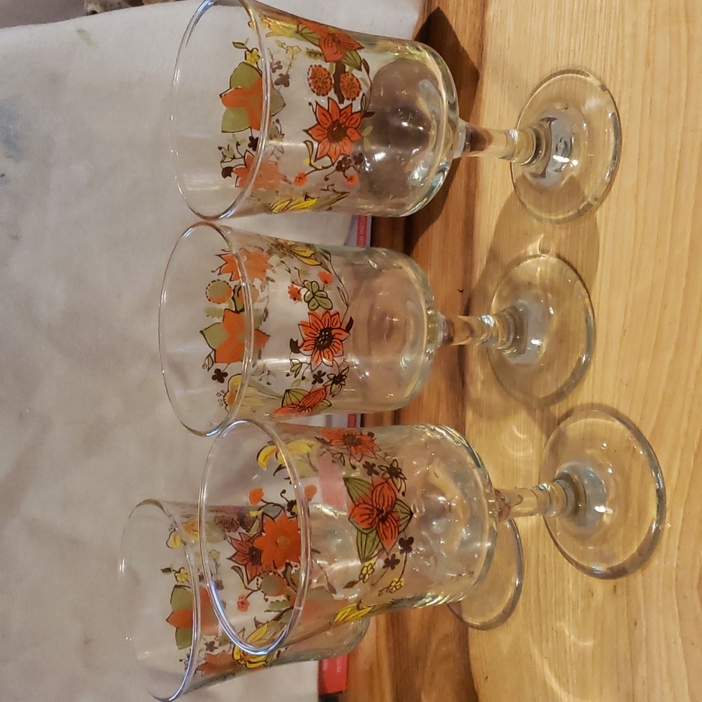 Set of 4 Libbey glasses